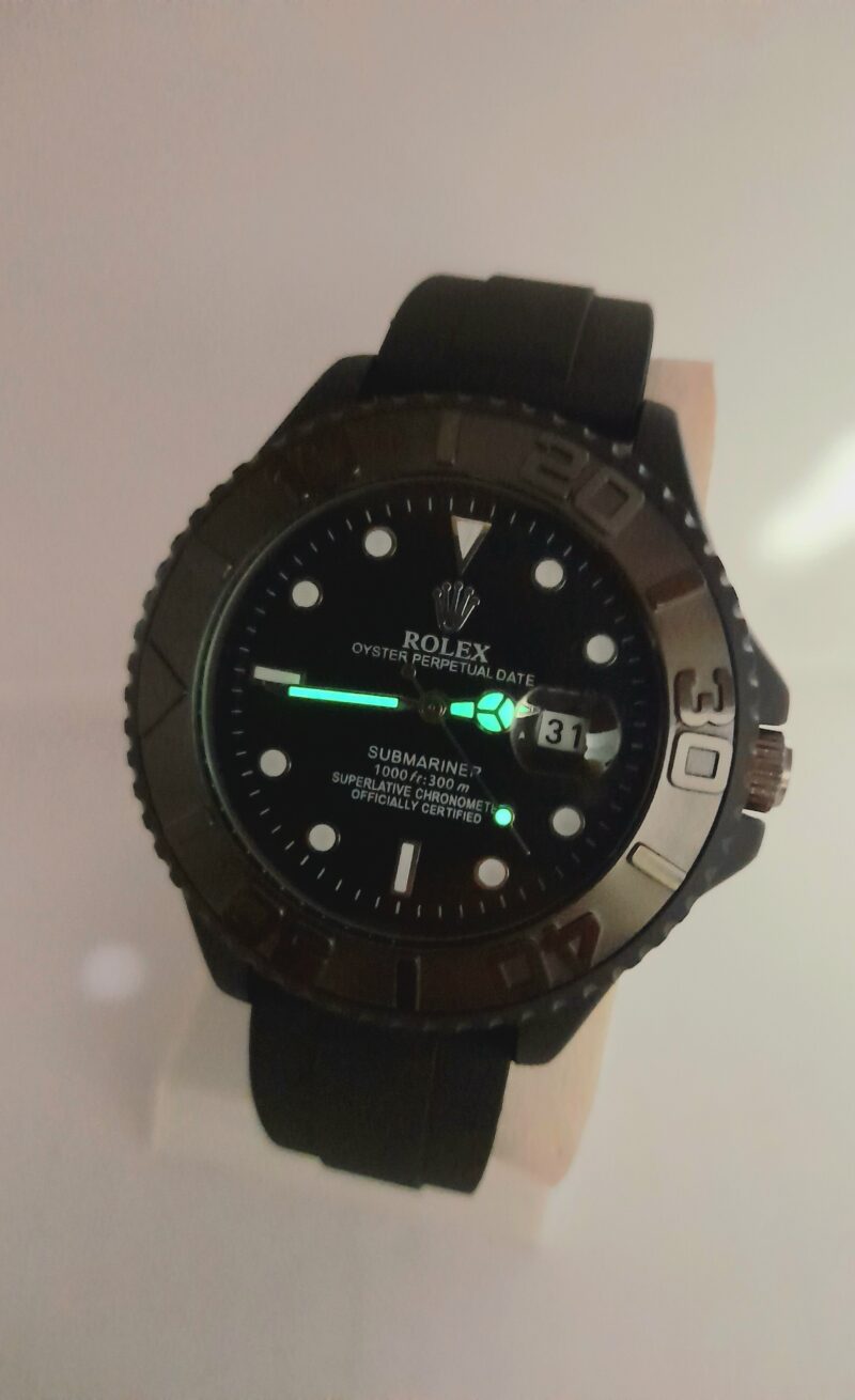 Premium Watch with Date and Time Features - Image 2