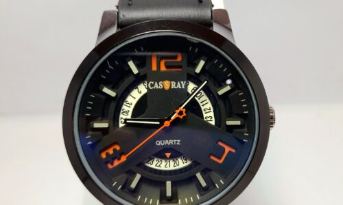 Elegant Timepiece with Date,Day and Time Features